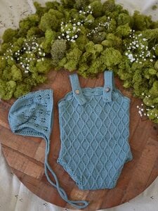 Newborn knit set