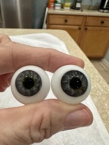 24m Grey Round Glass Eyes